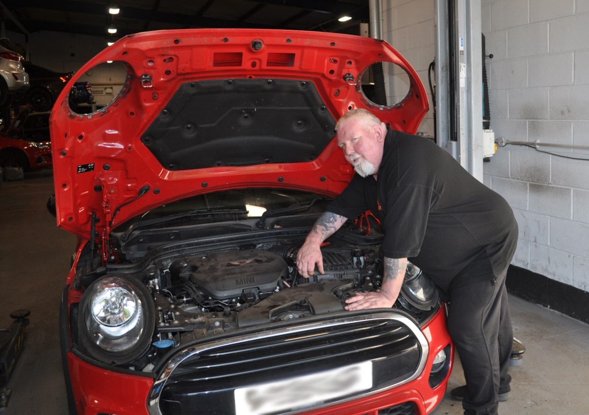 Steven, an experienced contract vehicle technician and Autotech Recruit Ambassador, on one of his contract assignments with Autotech Recruit